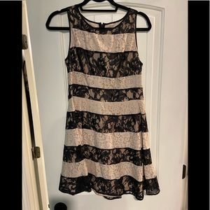 JESSICA SIMPSON Lace dress